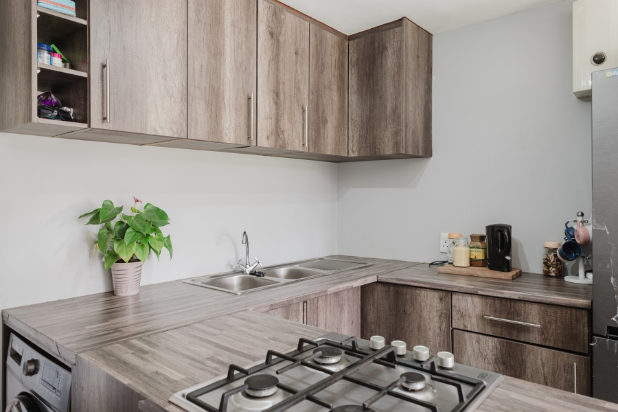 1 Bedroom Property for Sale in Sunnydale Western Cape